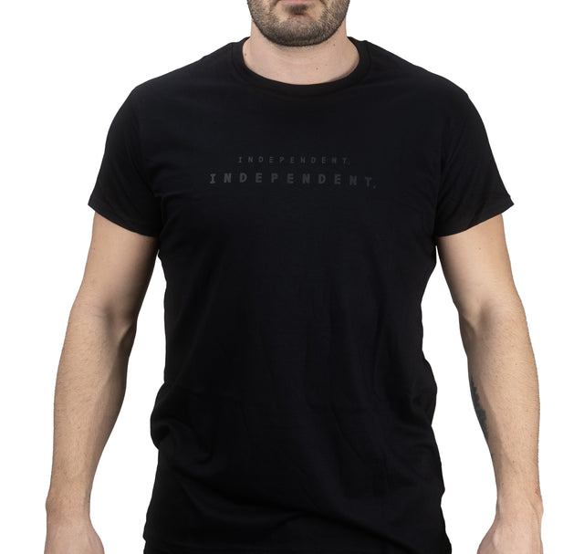 Schwarzes T-Shirt mit unabhängigem Schreiben